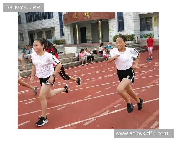 黄娜专访：从绿茵场到人生舞台的足球旅程回顾与感悟